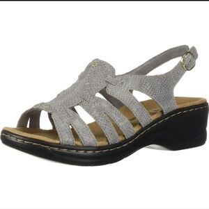 CLARKS - WOMENS LEXIMARIGOLD Q SANDAL